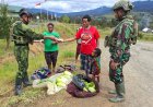 Satgas Yonif 700/WYC Borong Hasil Tani Warga Gome, Buktikan Kepedulian TNI di Tanah Papua